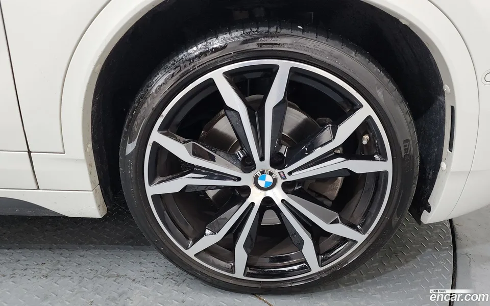 BMW X2 xDrive20i M 2023 — миниатюра 2