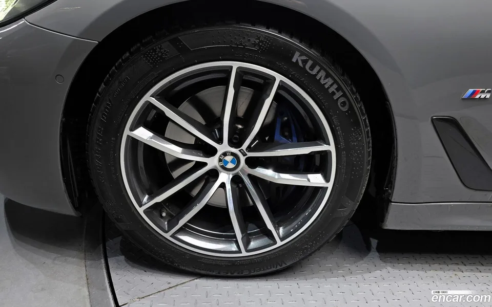 BMW 5 Series 520i M 2022 — миниатюра 2