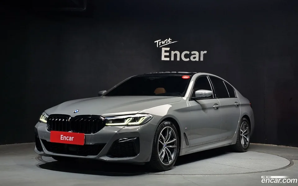BMW 5 Series 520i M 2022 — фото 1, купить с доставкой в Москву