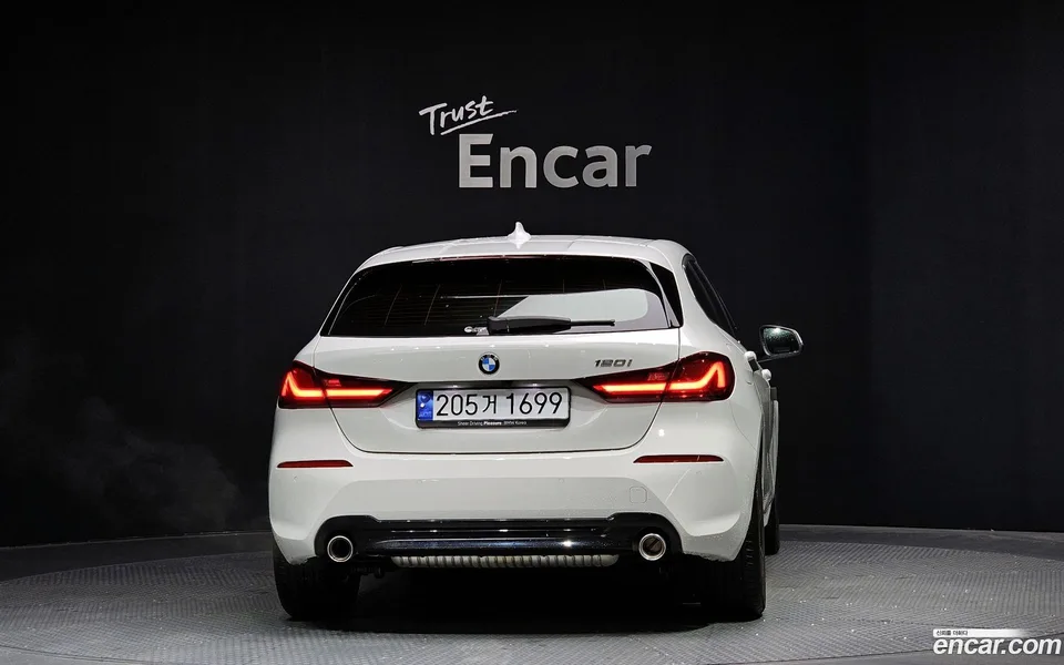 BMW 1 Series 120i 2023 — миниатюра 4