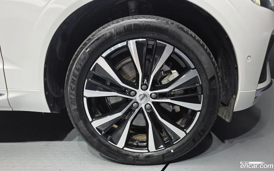 Volvo XC60 B6 2023 — миниатюра 2
