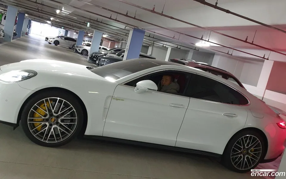 Porsche Panamera (971) 4.0 S E- 2023 — миниатюра 4