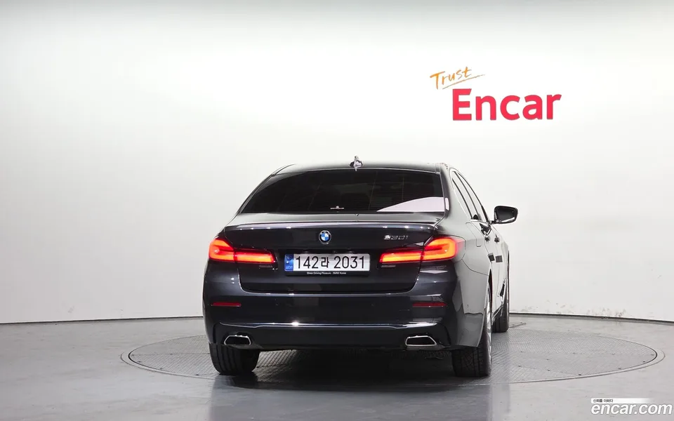 BMW 5 Series 530i 2022 — миниатюра 4