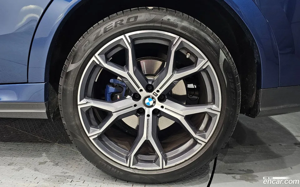 BMW X6 xDrive30d M 2023 — миниатюра 2