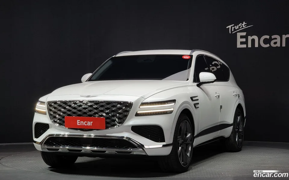 Genesis GV80 2.5T 2WD 2024 — фото 1, купить с доставкой в Москву