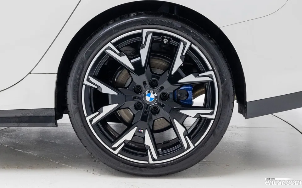 BMW 2 Series Gran Coupe 228 xDrive M 2025 — миниатюра 2