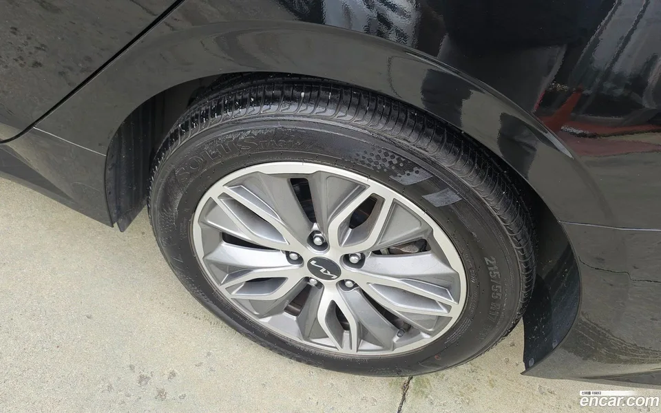 Kia K5 Hybrid 2023 — миниатюра 2