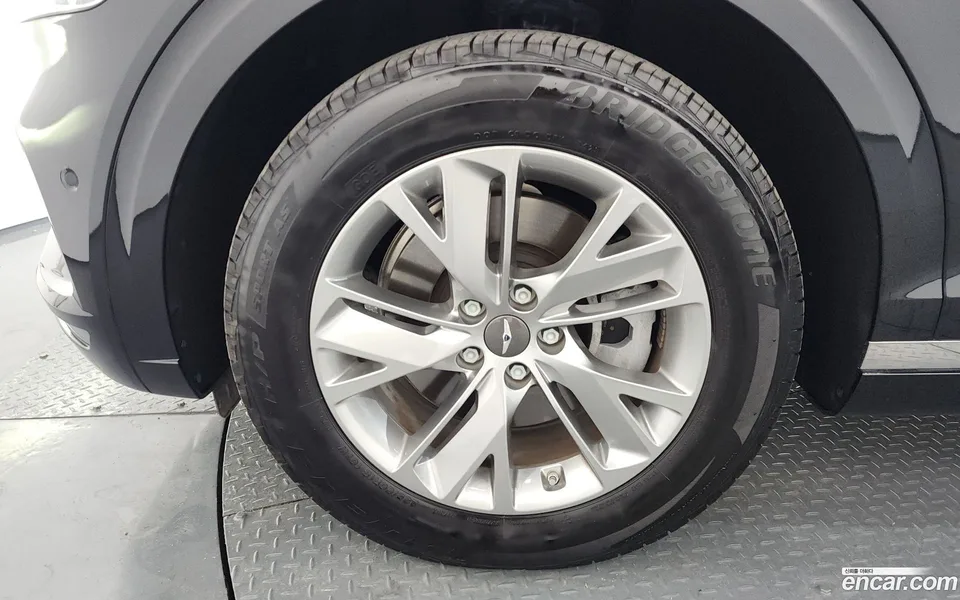 Genesis GV70 2.5T AWD 2023 — миниатюра 2