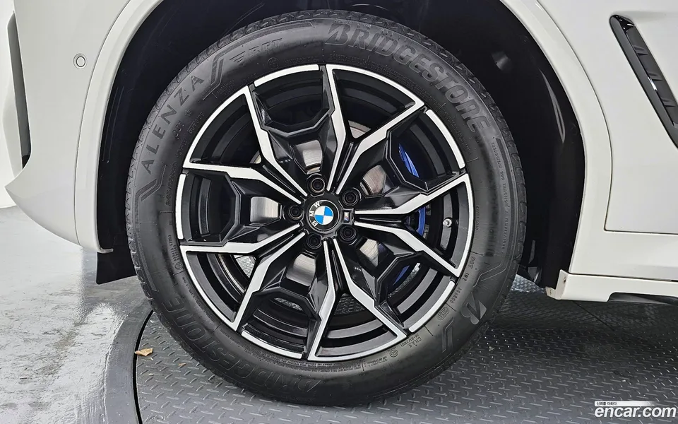 BMW X4 xDrive20d M 2024 — миниатюра 5