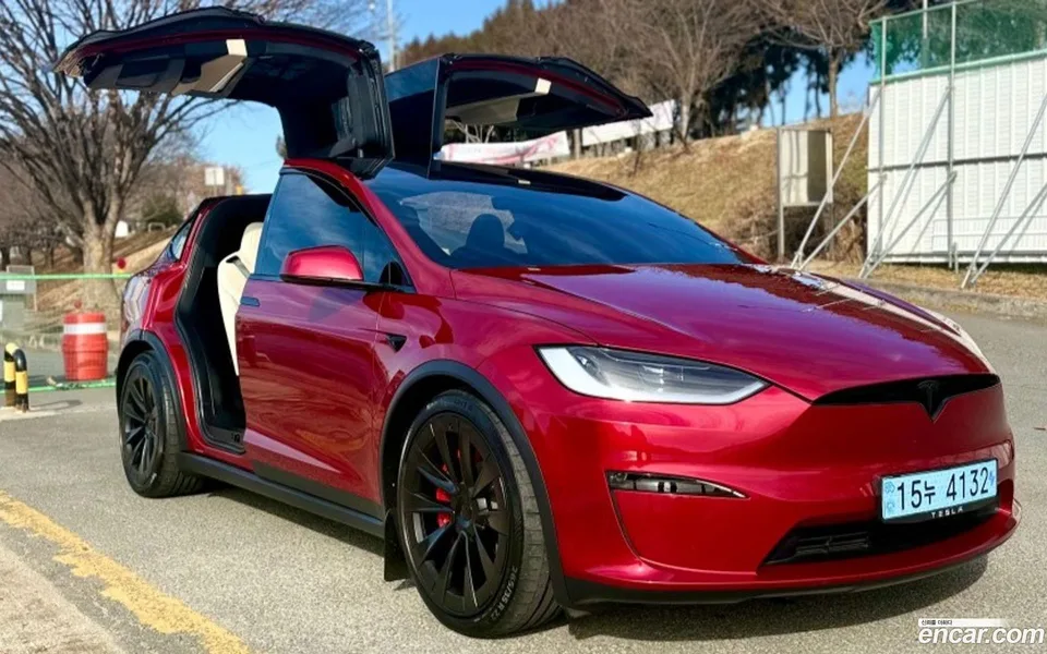 Tesla Model X 2023 — миниатюра 5