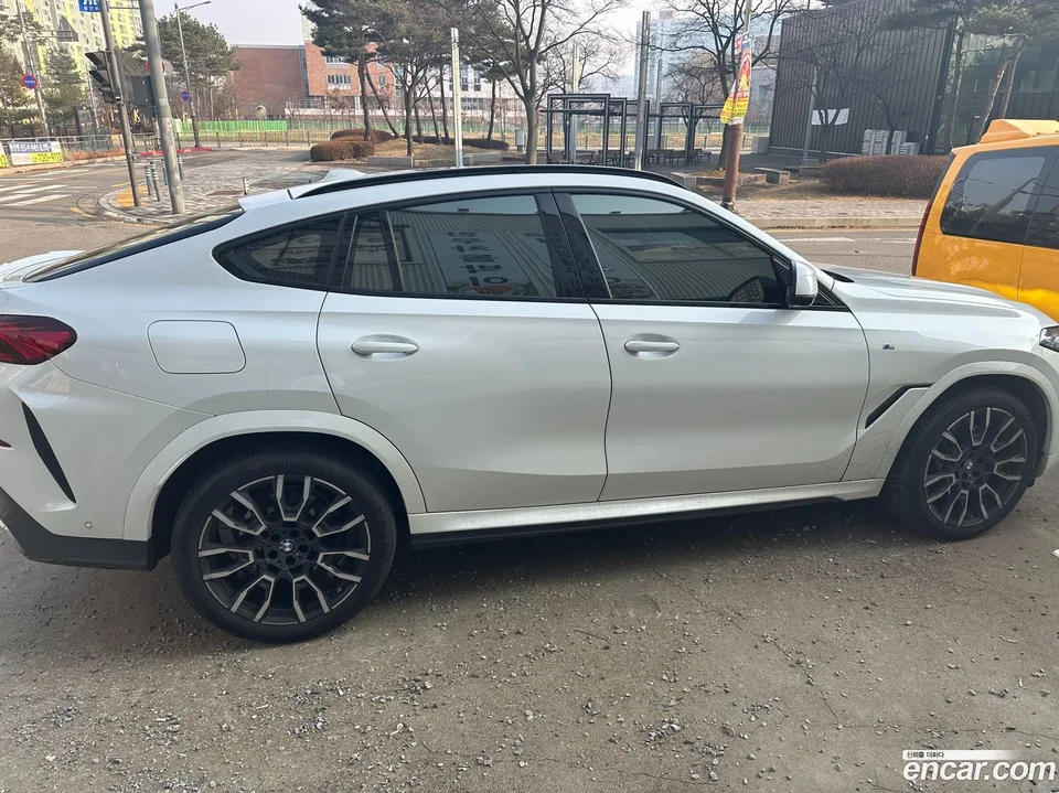 BMW X6 xDrive40i M 2024 — миниатюра 2