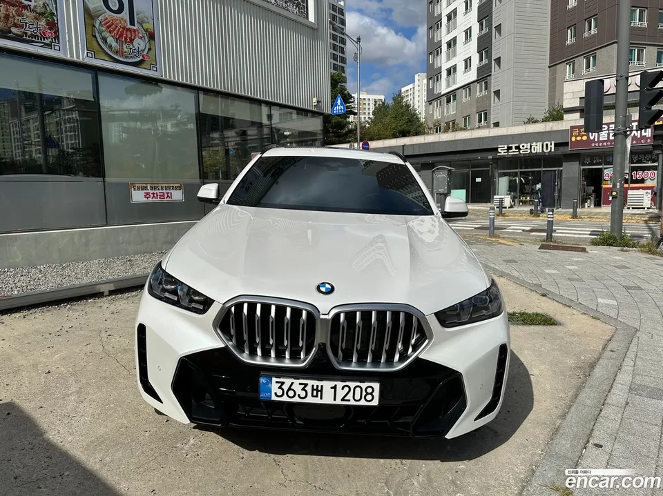 BMW X6 xDrive40i M 2024 — фото 1, купить с доставкой в Москву