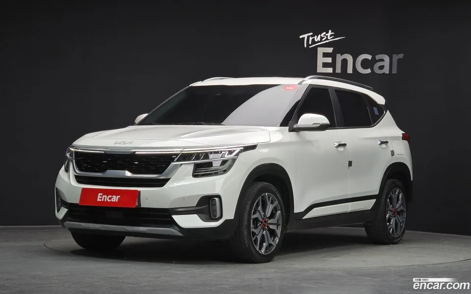 Kia Seltos 1.6 2WD 2022 — photo 1, buy with delivery to Moscow