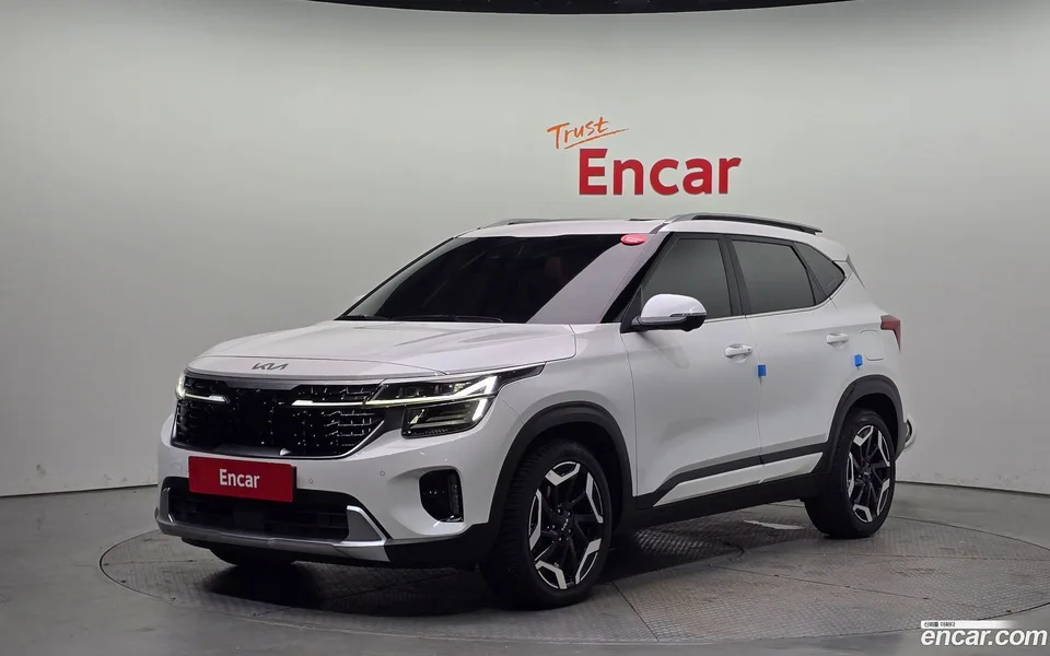 Kia Seltos 1.6 2WD 2023 — фото 1, купить с доставкой в Москву