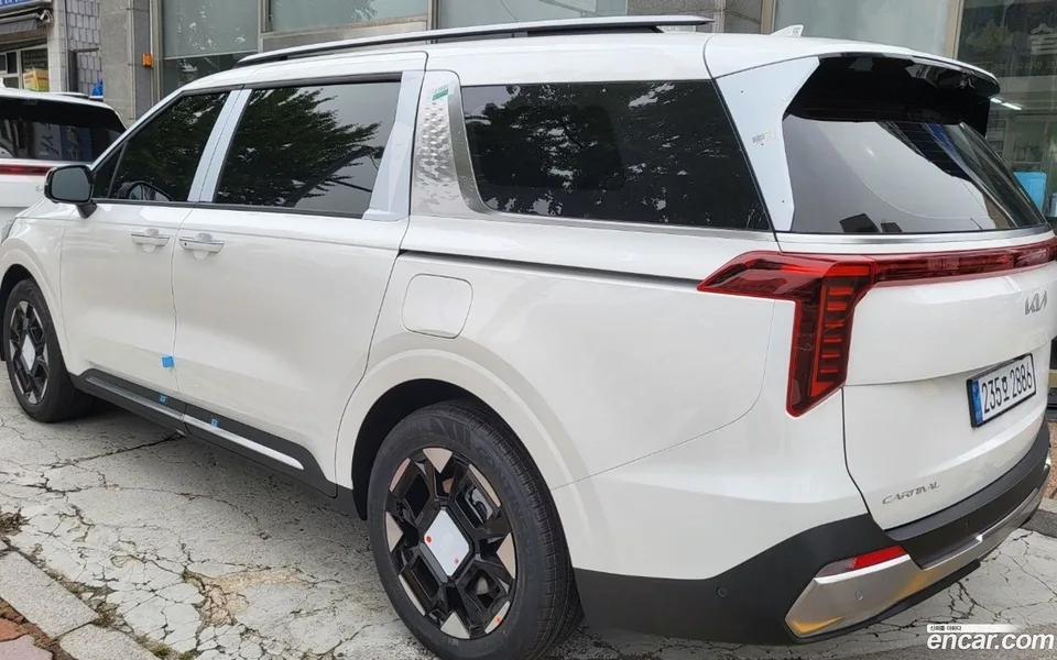Kia Carnival HEV 7 2025 — миниатюра 2