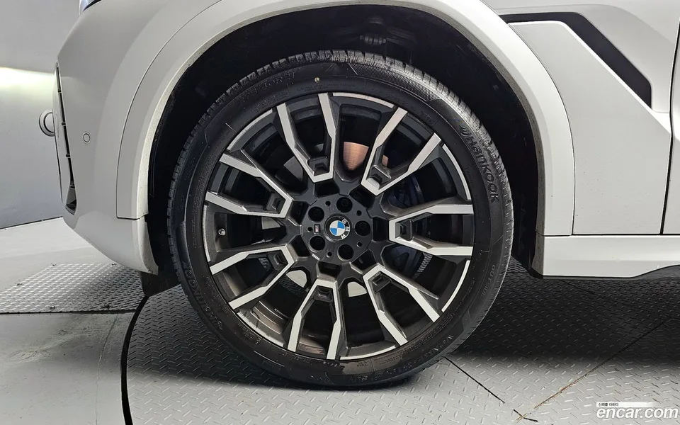 BMW X6 xDrive40i M 2025 — миниатюра 2
