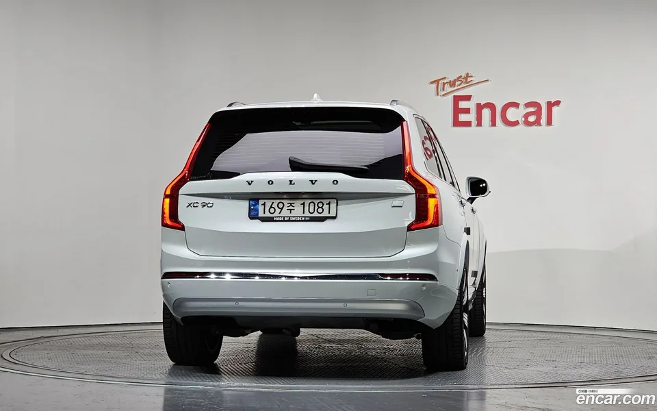 Volvo XC90 T8 2022 — thumbnail 4
