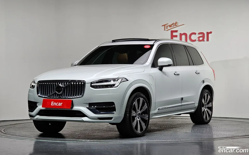 Volvo XC90 T8 2022 — photo 1, buy with delivery to Moscow