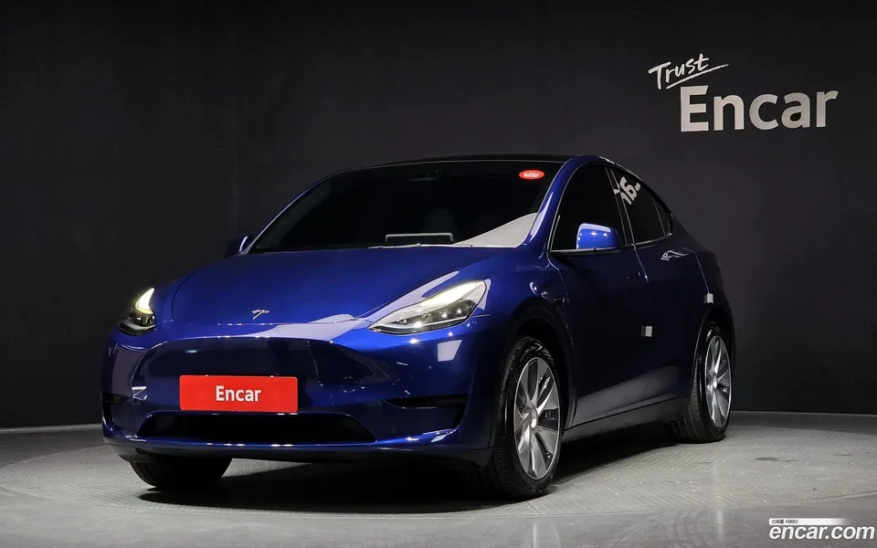 Tesla Model Y RWD 2023 — фото 1, купить с доставкой в Москву