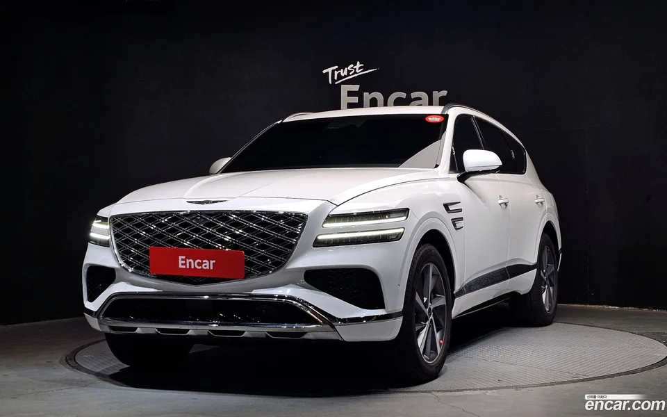Genesis GV80 2.5T 2WD 2025 — фото 1, купить с доставкой в Москву
