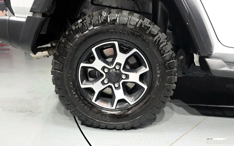 Jeep Wrangler 2.0 4 2023 — миниатюра 2
