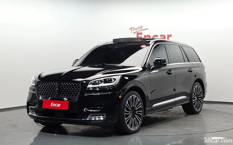 Lincoln Aviator 3.0 AWD 2023 — фото 1, купить с доставкой в Москву