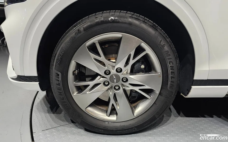 Genesis GV70 2.5T 2WD 2023 — миниатюра 2