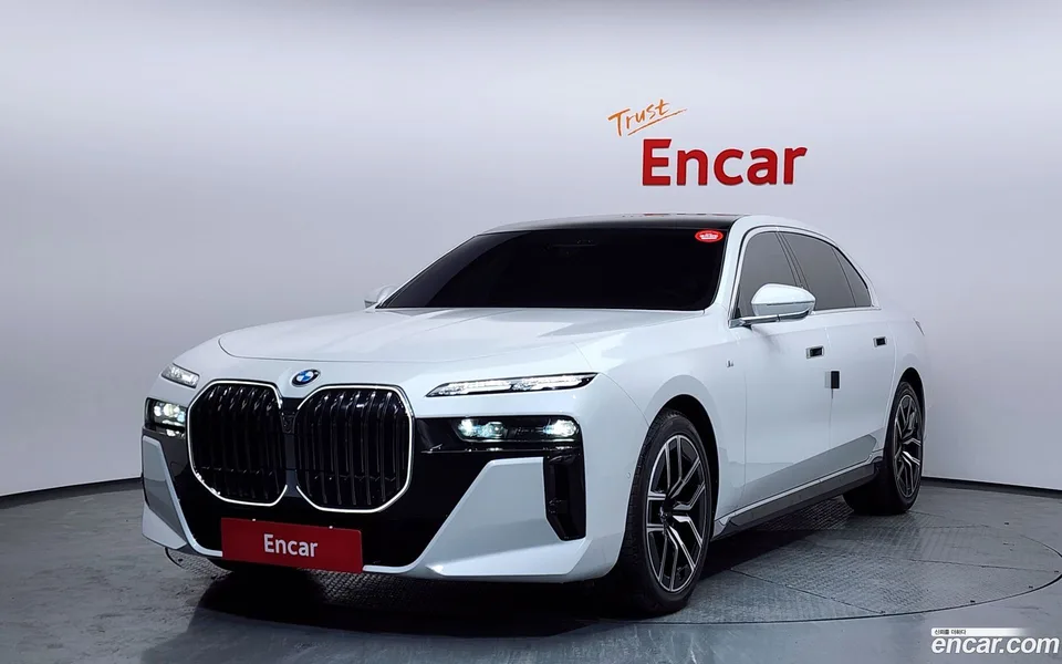 BMW 7 Series 740i xDrive M 2024 — фото 1, купить с доставкой в Москву