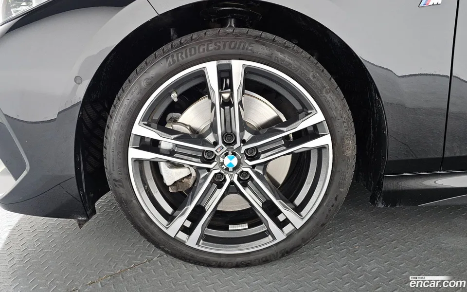 BMW 2 Series Gran Coupe 220i M 2024 — миниатюра 2