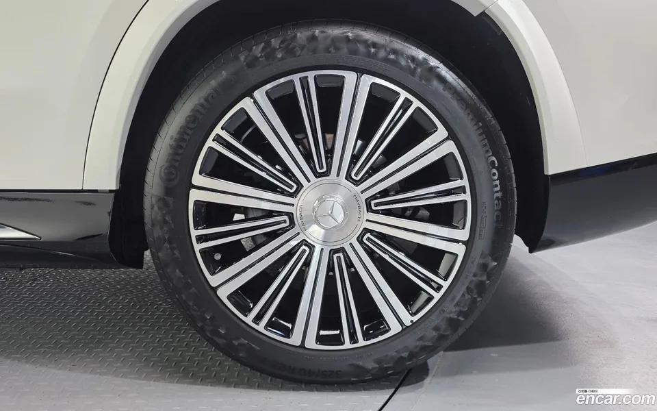 Mercedes-Benz GLS-Class GLS600 4MATIC 2023 — миниатюра 2