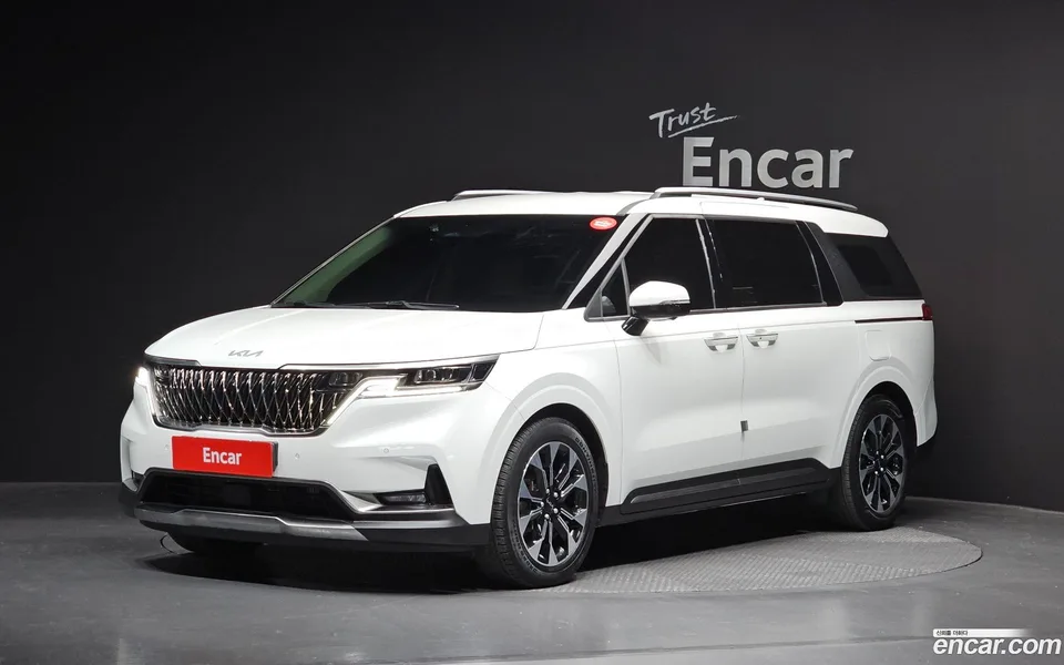 Kia Carnival 9 2022 — фото 1, купить с доставкой в Москву