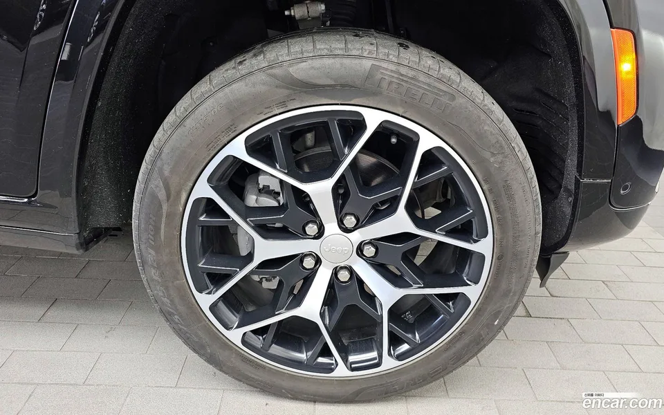 Jeep Grand Cherokee 4xe 2023 — миниатюра 2