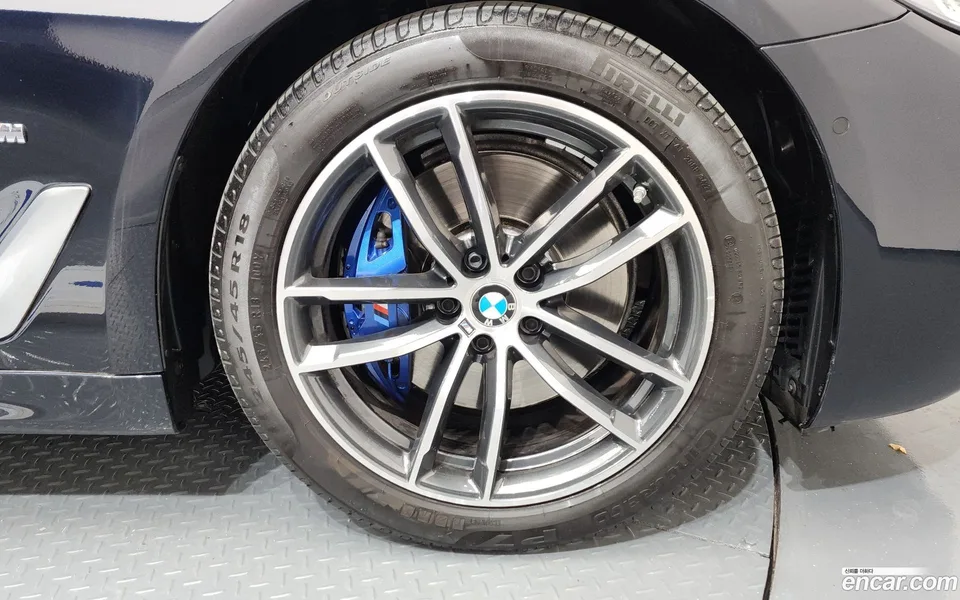 BMW 5 Series 520i M 2023 — миниатюра 2