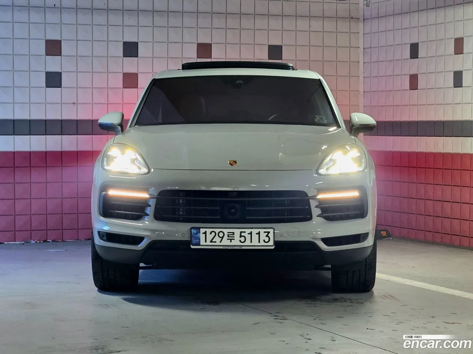 Porsche Cayenne 3.0 2023 — фото 1, купить с доставкой в Москву