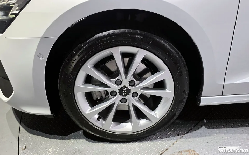 Audi A3 (8Y) 40 TFSI 2025 — миниатюра 2