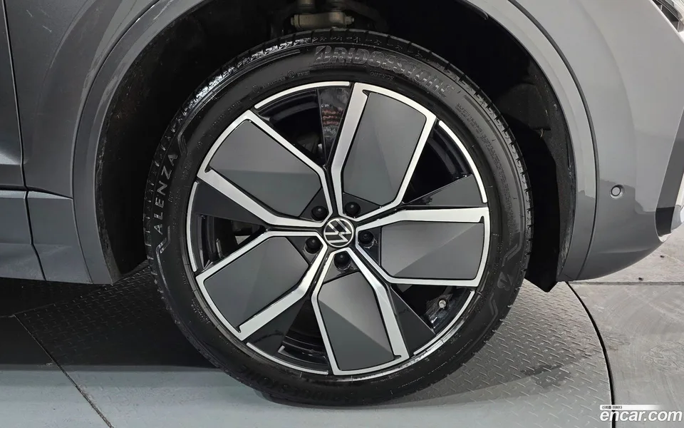 Volkswagen Touareg 3.0 TDI R-Line 2024 — миниатюра 2