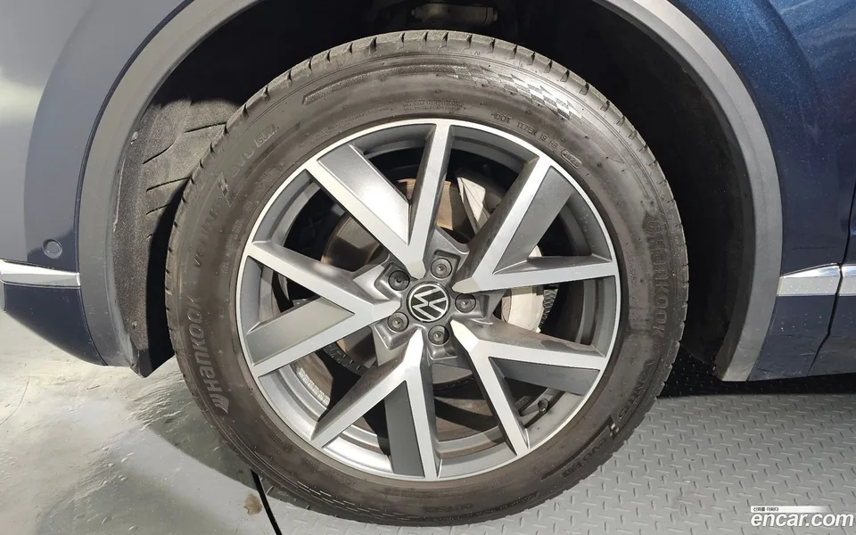 Volkswagen Touareg 3.0 TDI 2023 — миниатюра 2