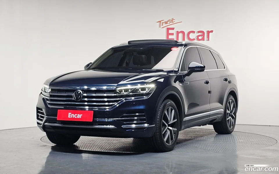 Volkswagen Touareg 3.0 TDI 2023 — фото 1, купить с доставкой в Москву