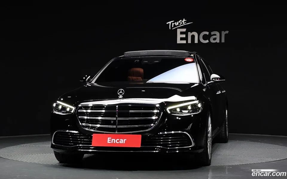 Mercedes-Benz S-Class S580e 4MATIC 2023 — thumbnail 3