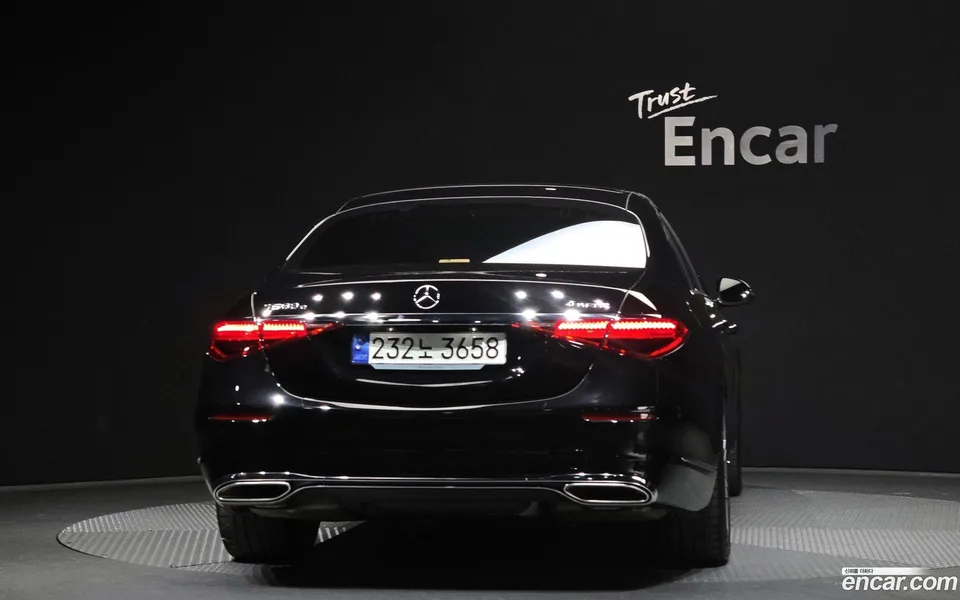 Mercedes-Benz S-Class S580e 4MATIC 2023 — thumbnail 4