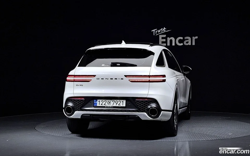 Genesis GV70 2.5T 2WD 2023 — миниатюра 4