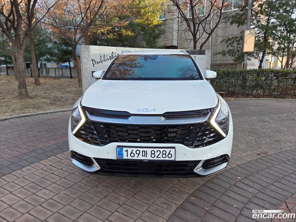 Kia Sportage 1.6 2WD 2023 — миниатюра 3
