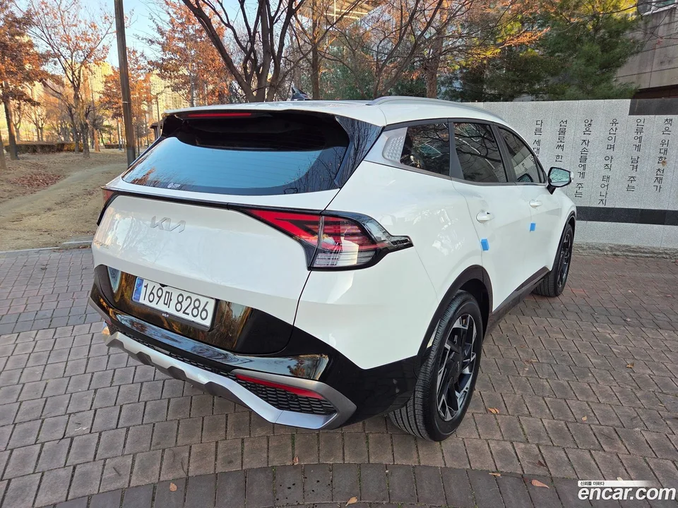 Kia Sportage 1.6 2WD 2023 — миниатюра 4