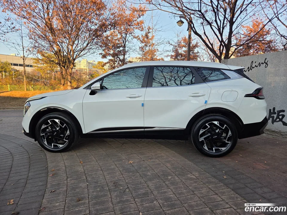Kia Sportage 1.6 2WD 2023 — миниатюра 5