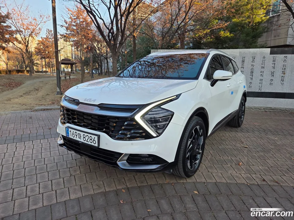 Kia Sportage 1.6 2WD 2023 — фото 1, купить с доставкой в Москву