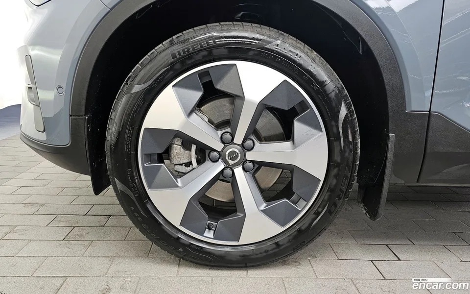 Volvo XC40 B4 2022 — миниатюра 5