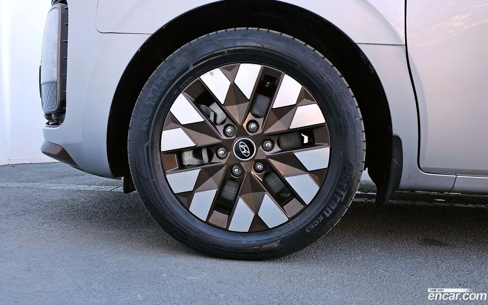Hyundai Staria 4WD 9 2023 — миниатюра 5