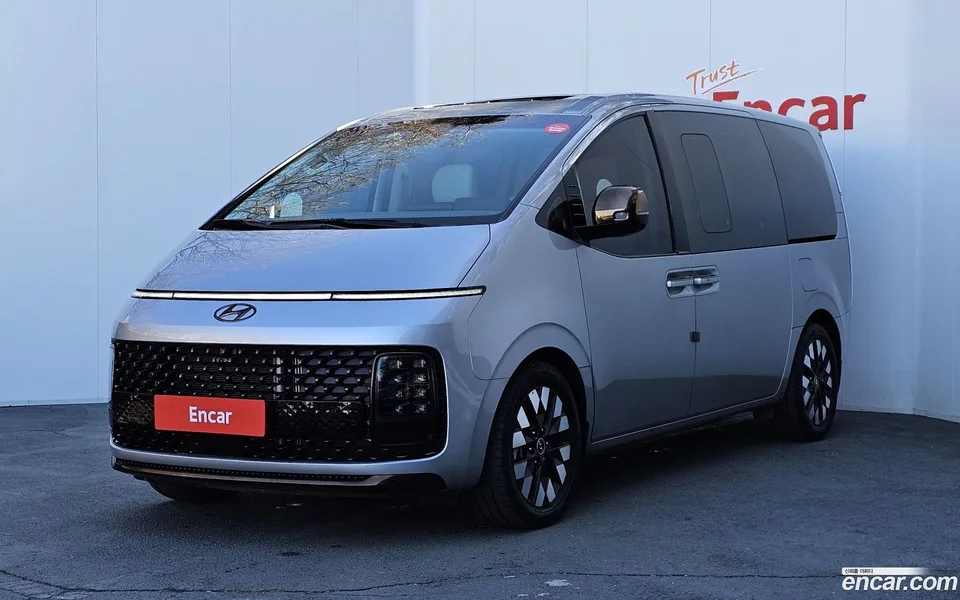 Hyundai Staria 4WD 9 2023 — фото 1, купить с доставкой в Москву