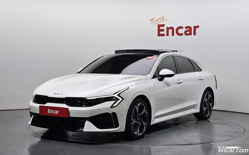 Kia K5 Hybrid 2023 — фото 1, купить с доставкой в Москву