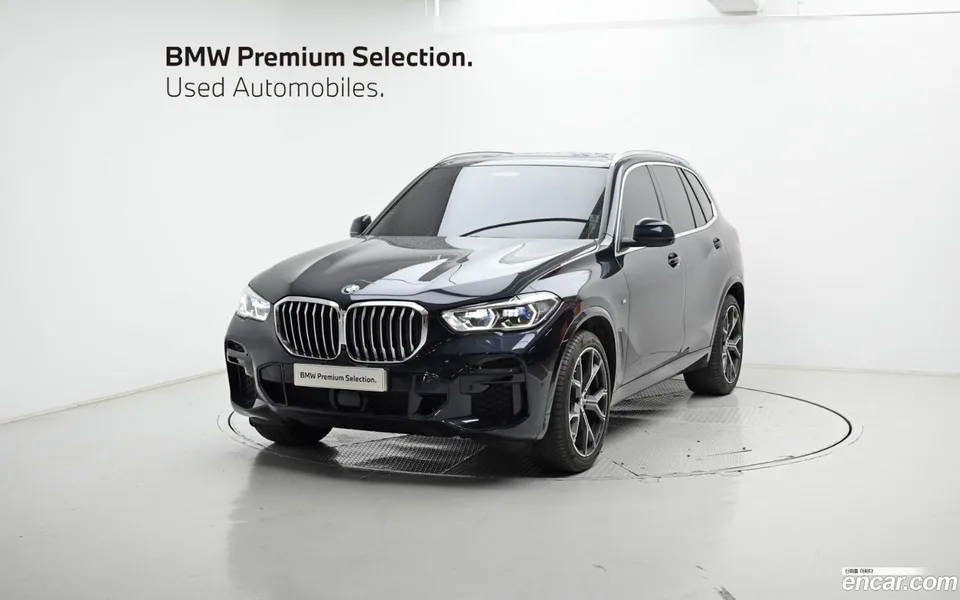 BMW X5 xDrive 40i M 2022 — фото 1, купить с доставкой в Москву